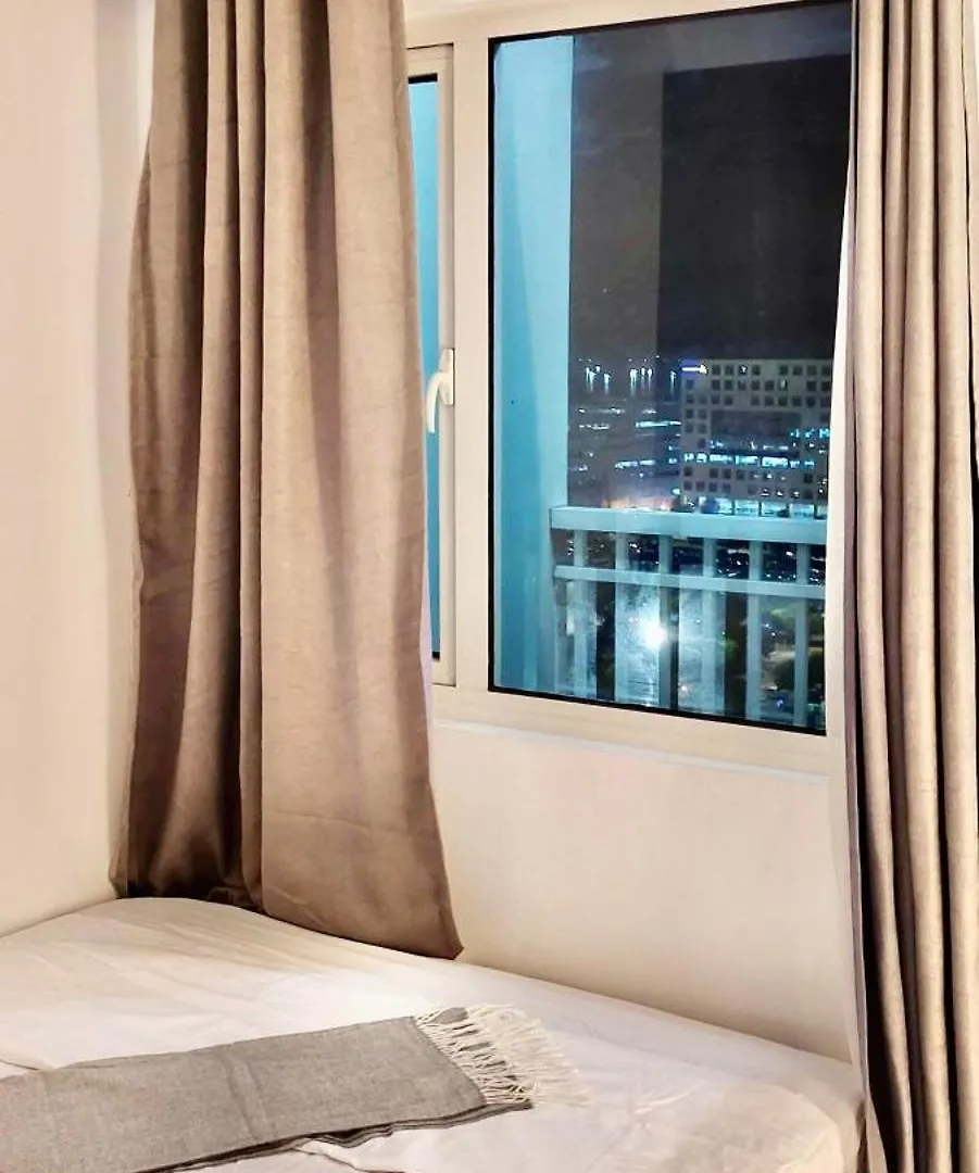 Apartment 1 Bedroom Condo With Balcony Manila