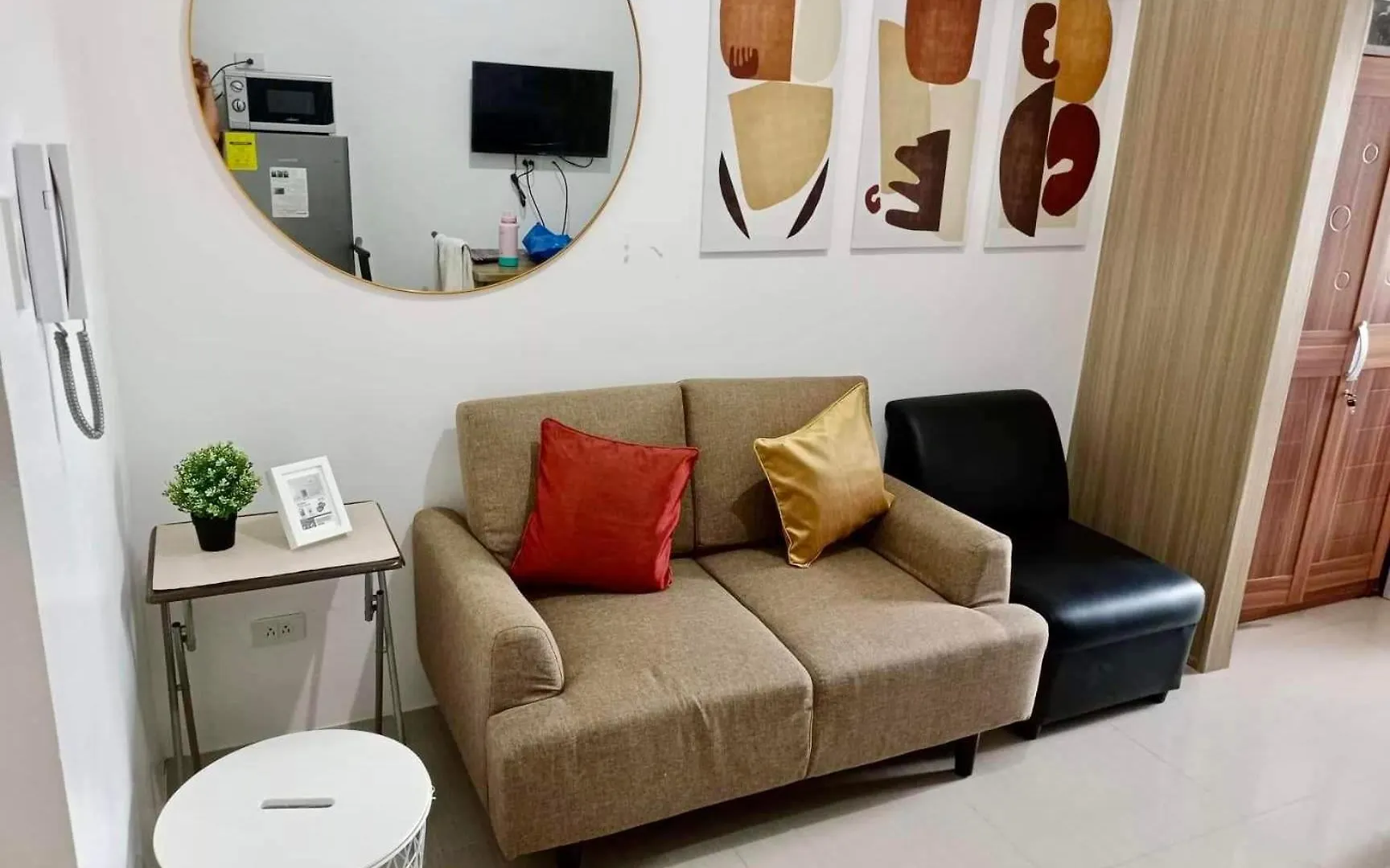 Apartment 1 Bedroom Condo With Balcony Manila