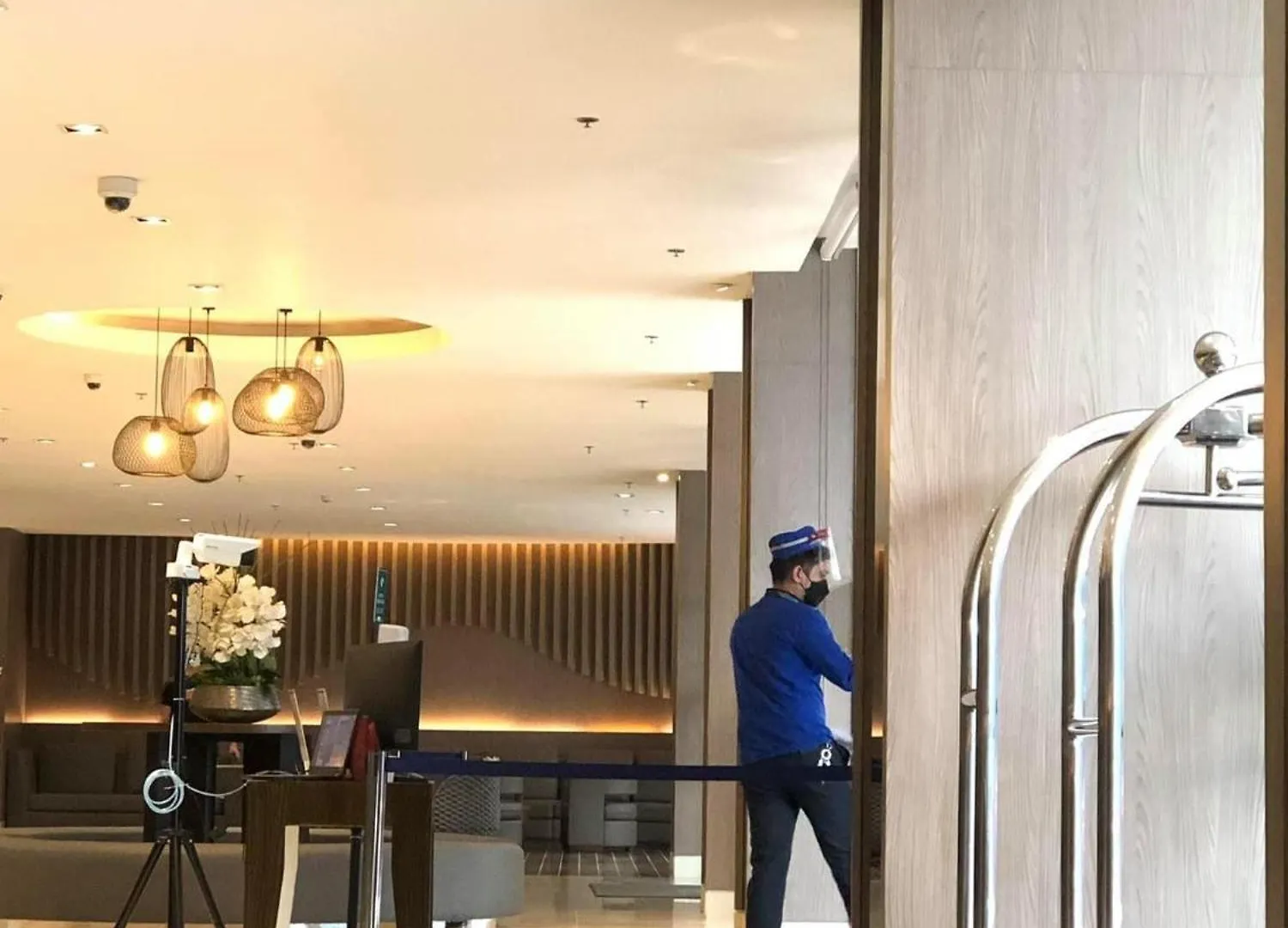 Apartment 1 Bedroom Condo With Balcony Manila