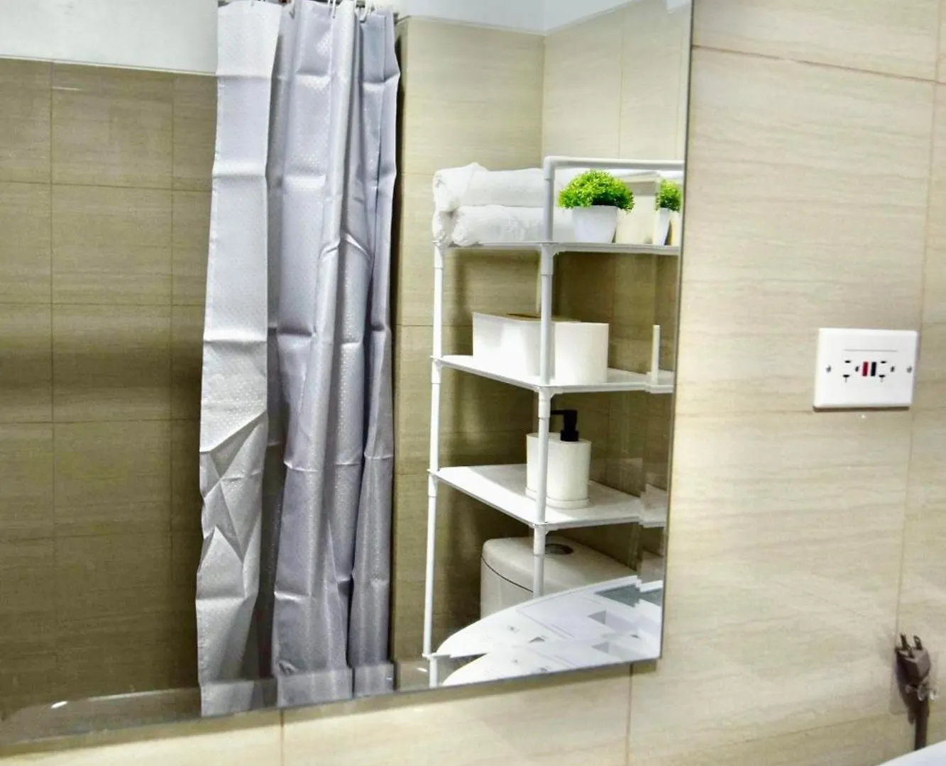 1 Bedroom Condo With Balcony Manila 0*,